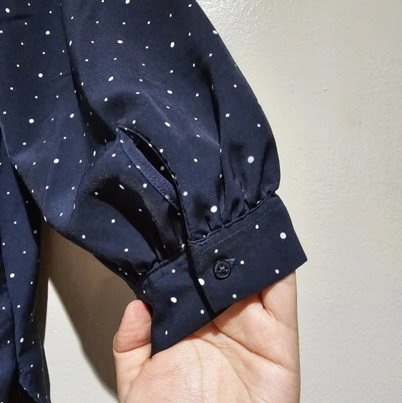 ✨️4/$20. BANANA REPUBLIC Long Sleeve Polka Dot High Low V-Neck Blouse, Petite S - Picture 5 of 15